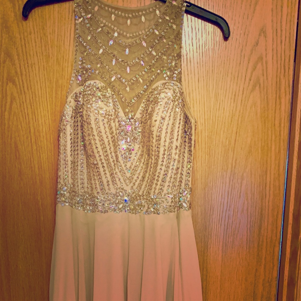 Elegant Sequined Formal Gown